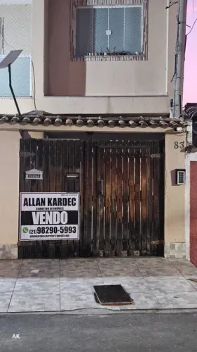 Vendo casa duplex, 120m², 03 quartos, Cond fechado. Bairro: Centro, Nilopolis/RJ