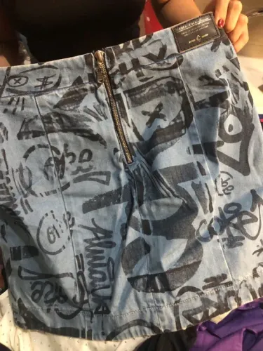 Saia jeans com zíper