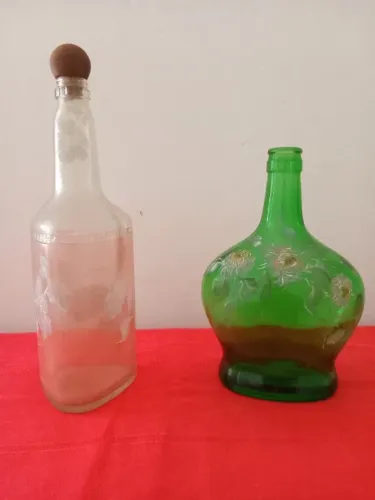 Garrafas pintadas para decoração