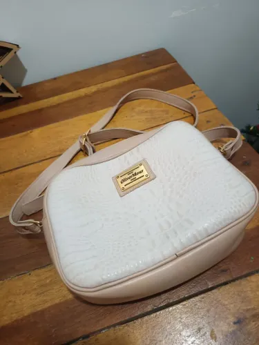 Bolsa transversal em couro legítimo. 25cmx20cm