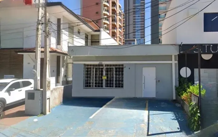 Casa comercial para Locação em Campinas, no coração do Cambuí.