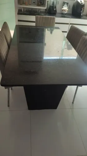 Vendo mesa de granito170x60 preto com 6 cadeiras, 800 reais 