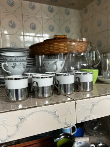 Conjunto com 6 xícaras antigas