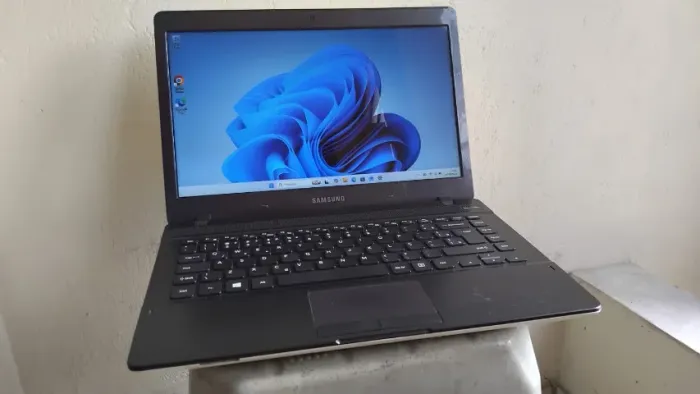 Notebook SAMSUNG IMPECÁVEL!