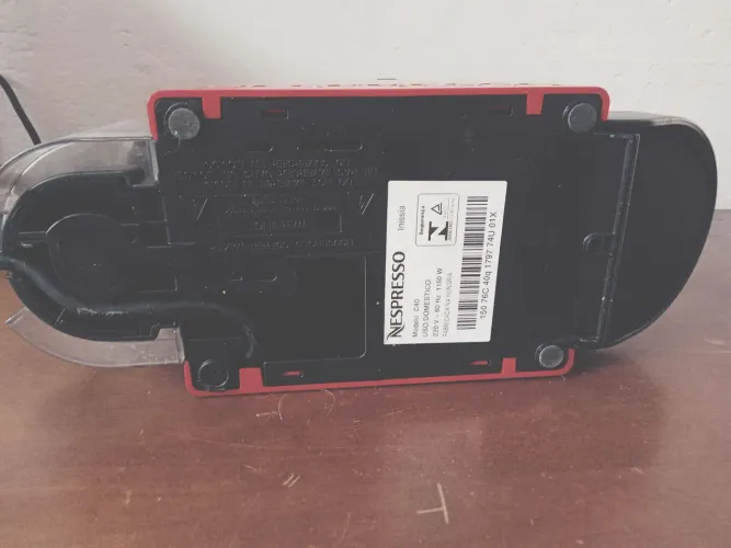 Cafeteira Nespresso C40 .220 a 240 V