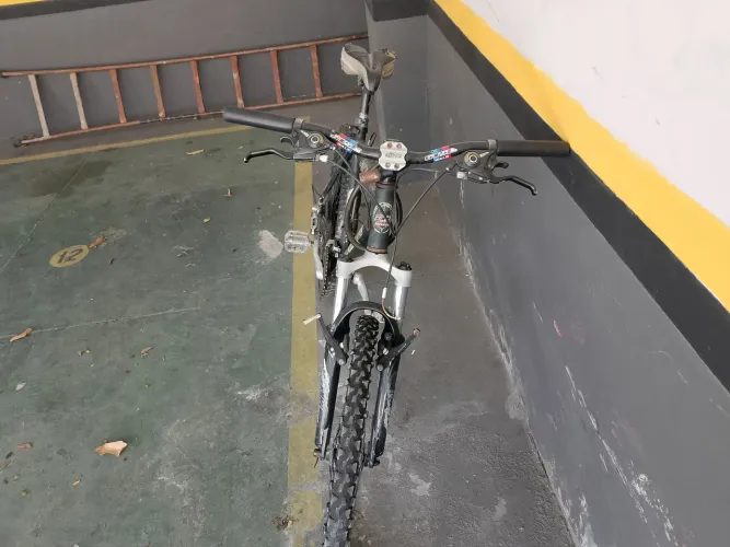 Vendo bicicleta GTS M1 Advanced, aro 26, quadro de alumínio, muito resistente e leve.