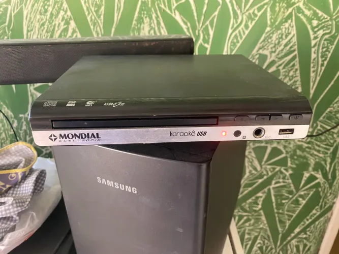 Aparelho DVD Mondial e Samsung