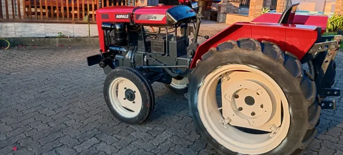Trator Agradeço 4100