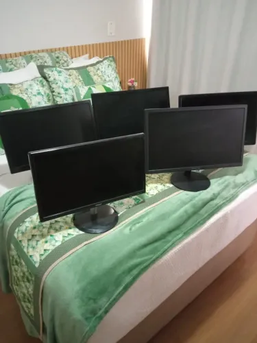 Monitores Diversos (21.5, 20, 19.5, 19, 16)