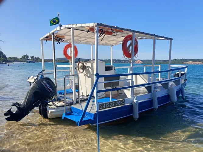 Catamara capacidade 19 pessoas 