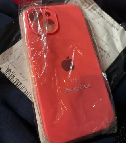 Capa iPhone 15 troco por outra de outra cor