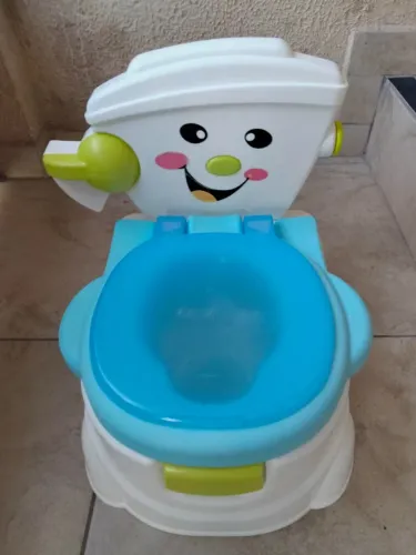 Troninho da Fisher Price em otimo estado ñ toca musica