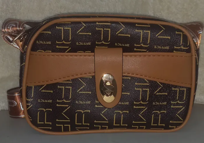 Bolsa Feminina de Mão com Alças