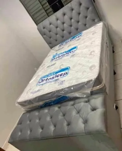 Cama casal completa com cabeceira  colchão e recamier 