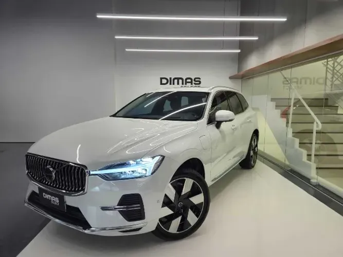 Volvo XC-60 T-8 Ultimate 2.0 AWD (híbrido) 2024