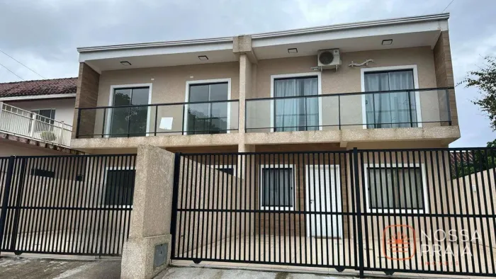 Sobrado com 4 dormitórios à venda, 134 m² por R$ 650.000,00 - Barra do Saí - Itapoá/SC