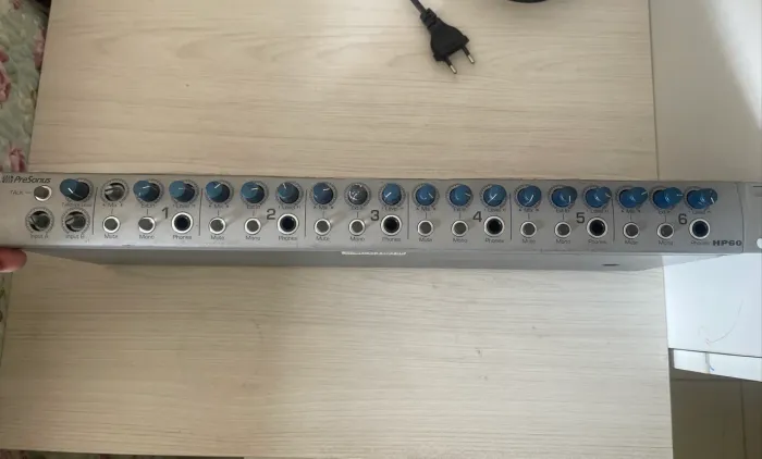 Amplificador Presonus Hp60 6 Canais para Fones De Ouvido