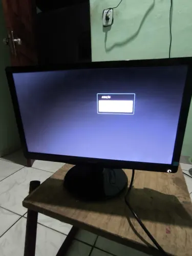 Monitor Philips LCD 21,5 polegadas 50-60hz