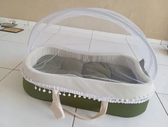 Berço Portátil com Mosquiteiro - Conforto e Proteção