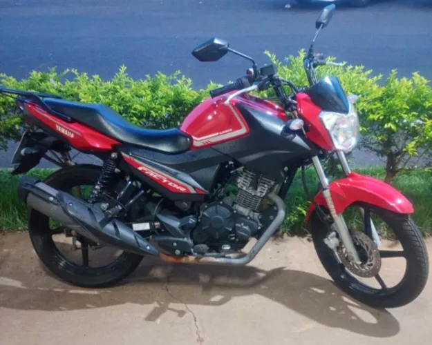 Vendo moto, única dona