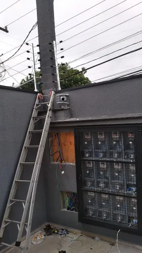 Instalação de cerca elétrica e alarmes