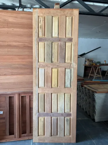 PORTA EM MADEIRA 210x60/70 (valor no dinheiro ou pix)