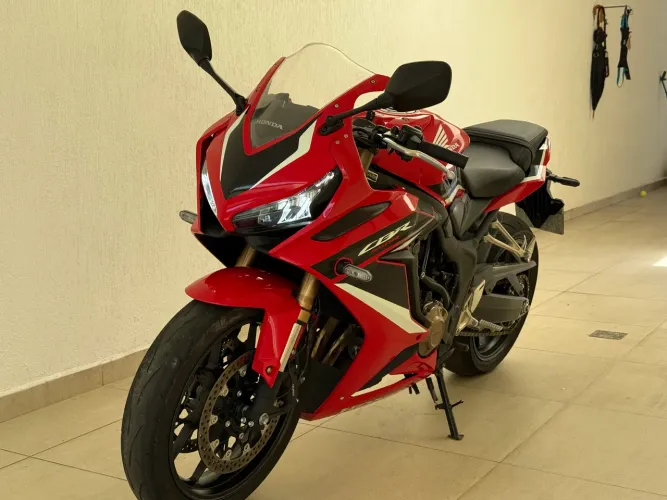 CBR 650R 2023 - Estado 0 km