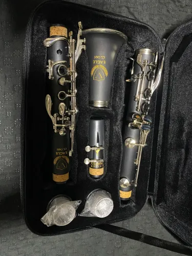 Clarinete Eagle Cl04N