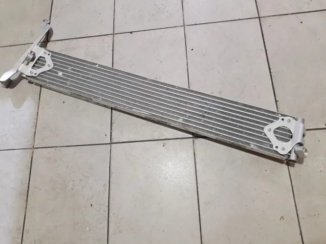 Radiador de óleo de câmbio Amarok 3.0 V6 2019
