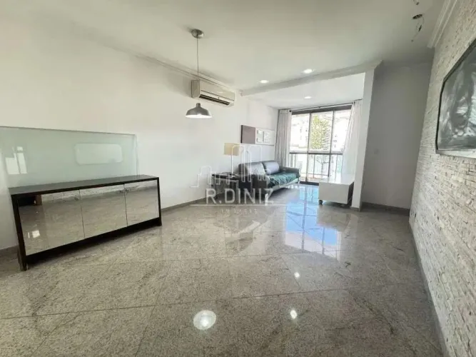 Laranjeiras. 2 quartos (1 suíte). varanda. 1 vaga.