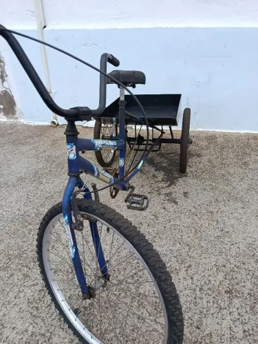 Bike triciclo com caçamba 