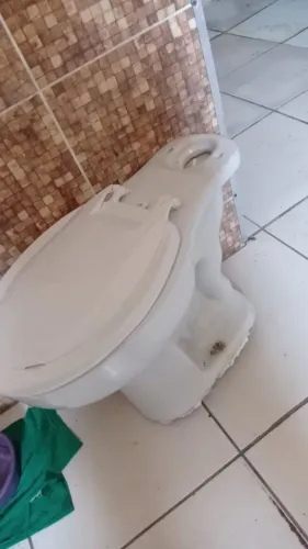 Sanitária acoplado