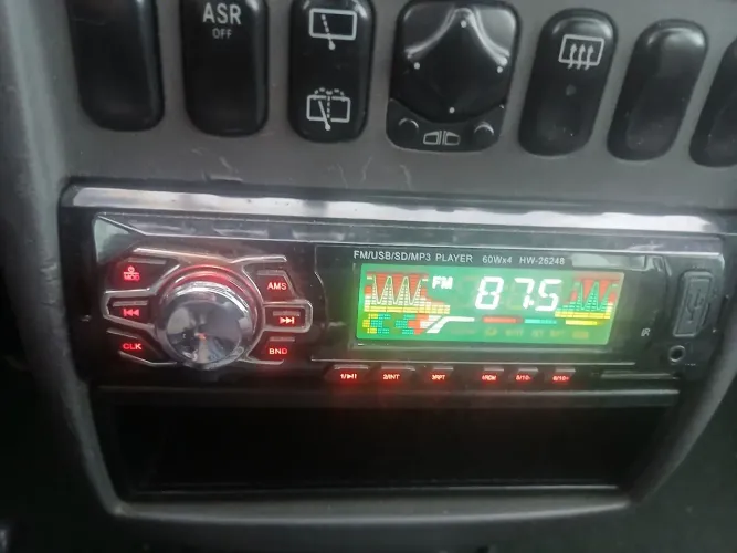 Auto rádio 