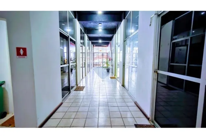 Oportunidade Única: Ponto Comercial , FRENTE DE RUA , Destaque no Centro Comercial Trimarã