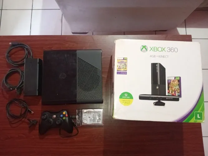 Xbox 360 + 82 jogos