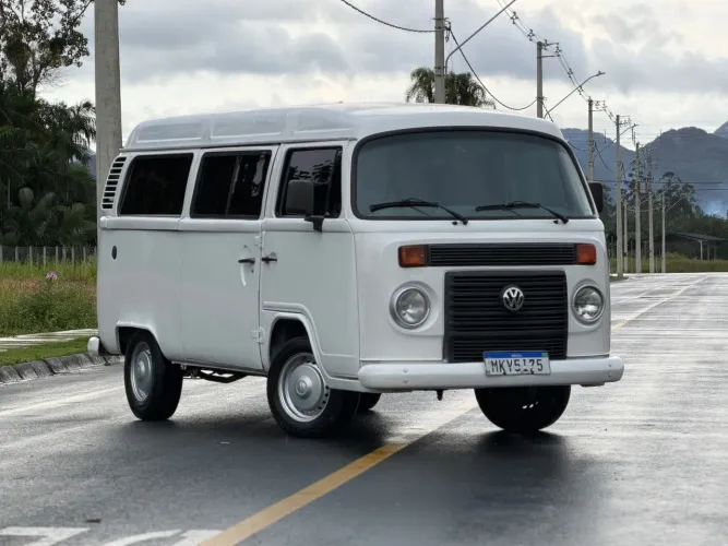 Volkswagen Kombi Lotação 1.4 MI Total Flex 8V 2014