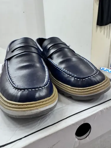 Sapatos exclusivos, sem uso. 