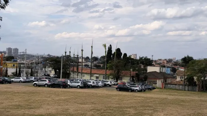 Venda uma área com 12.000m². Oportunidade única região central de Ferraz próx. refeitura