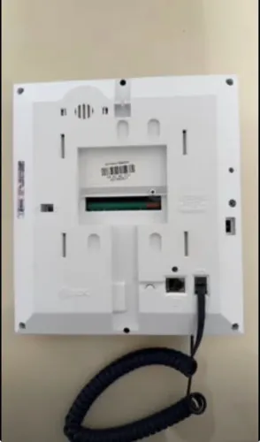 UNIDADE INTERNA DE PORTEIRO ELETRÔNICO COM VÍDEO E TELEFONE