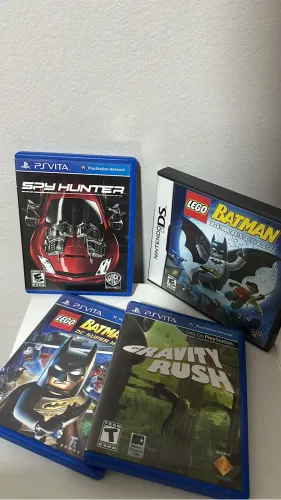 Jogos ps vita e um do Nintendo ds