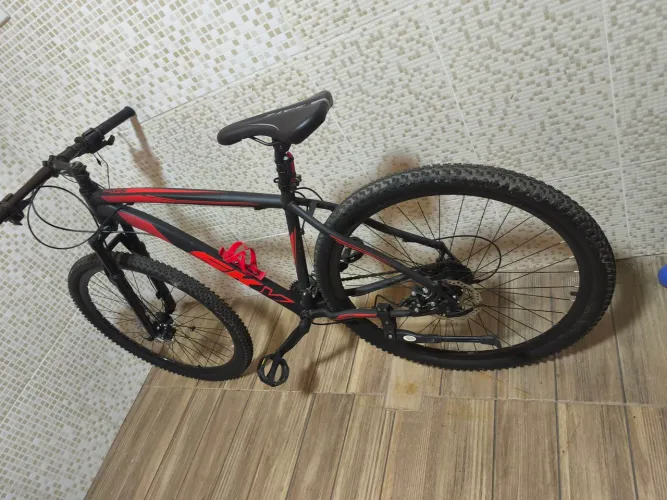 Bicicleta urbana/trilha marca Sky aro 29
