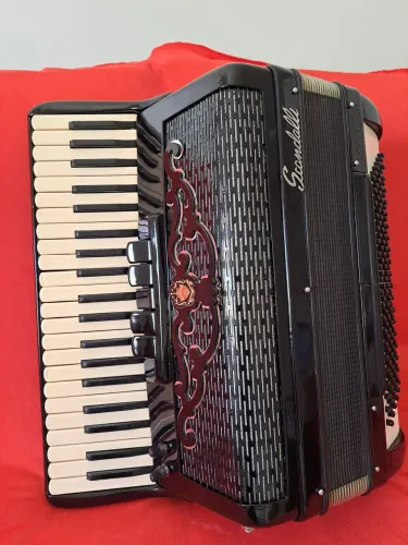 AVENDA ACORDEON SANFONA SCANDALLI ITALIANA 120 BXS 3/5 DE VÓZ JÁ COM CAPTAÇÃO AZS