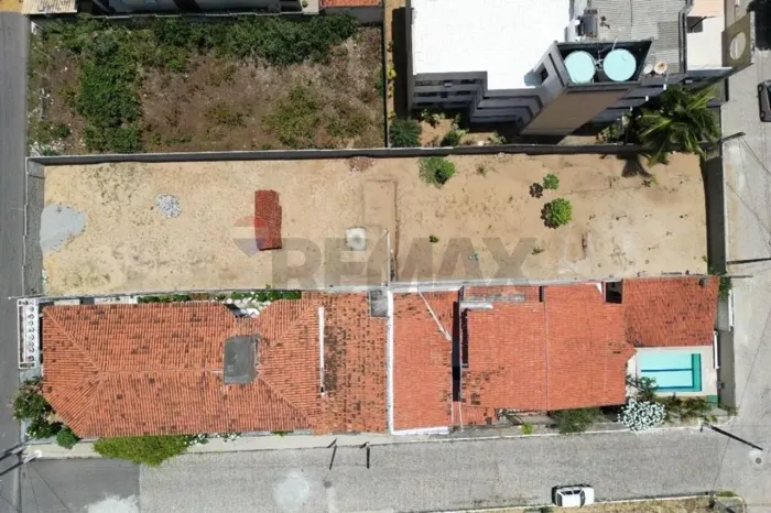 TERRENO COM DUAS FRENTES R$ 490.000,00 (os dois lotes) Escriturado