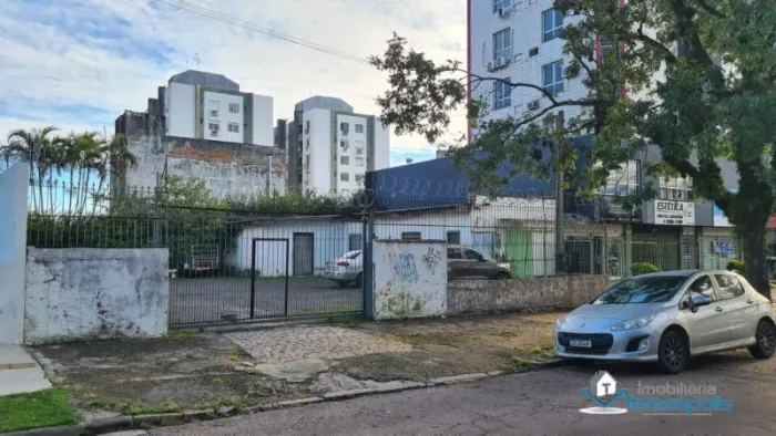 Imobiliária Teresópolis VENDE: Terreno 20x22 m² Excelente terreno à 50 metros da Avenida T
