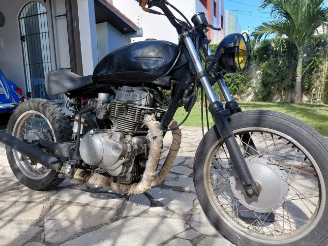 CB400, motor revisado, emplacada 