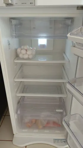 Geladeira top na loja vale 4 mil pra cima pra ir embora rápido