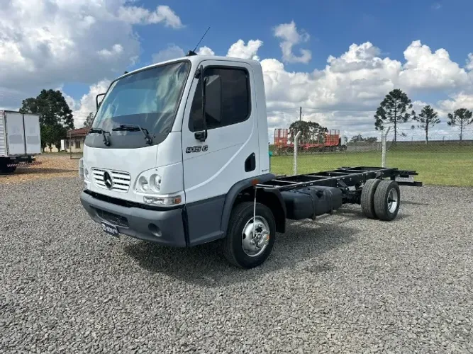 MB Accelo 915 ano 2011 chassi - filé n * worker 1016 710 608 