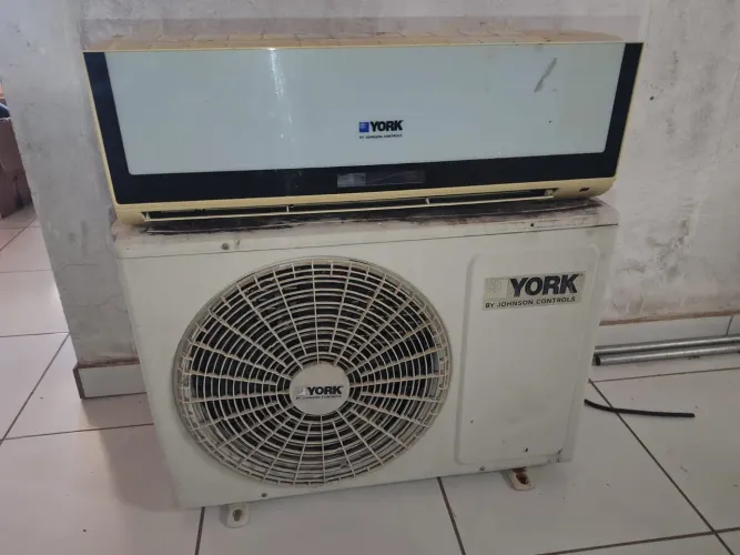 Ar condicionado York 12.000 BTUs