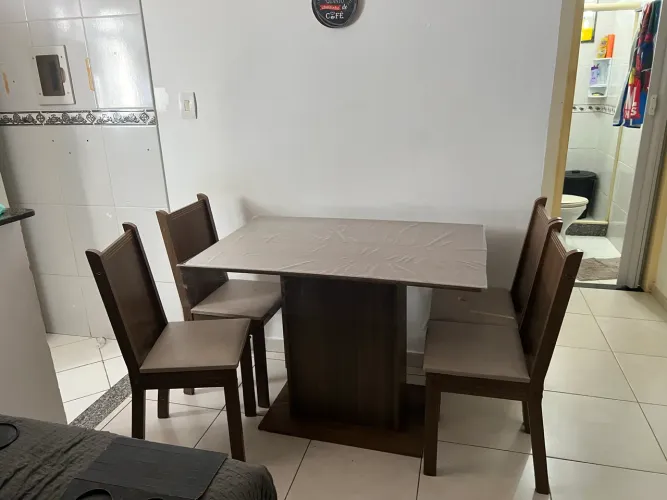 Mesa 4 cadeiras