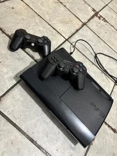 PlayStation 3 Super Slim CECH-4001B (250 GB)